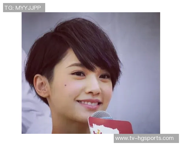 热巴羡慕阿贾现场观战前后反穿展示男友名字与号码的甜蜜瞬间