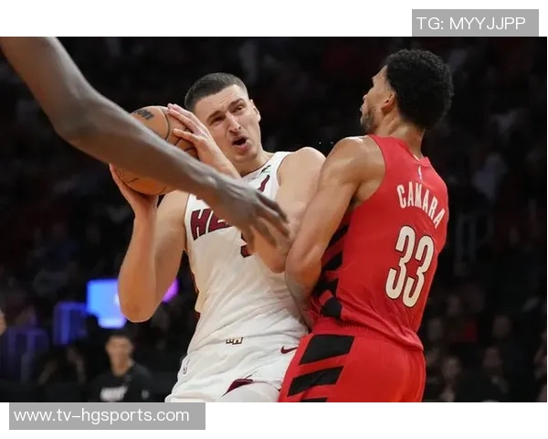 约维奇因右肘挫伤及皮肤裂伤被列为每日观察球员状态更新