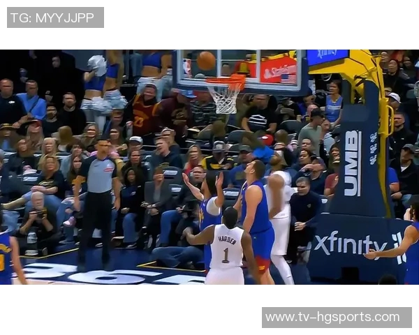 哈登助攻米切尔空接暴扣赛后两人分享精彩瞬间定格回忆